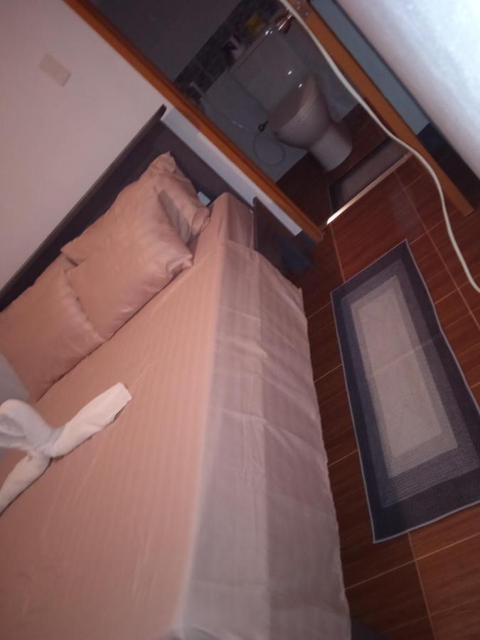 Sarah'S Garden Bnb & Spa Panzió Clarin  Kültér fotó
